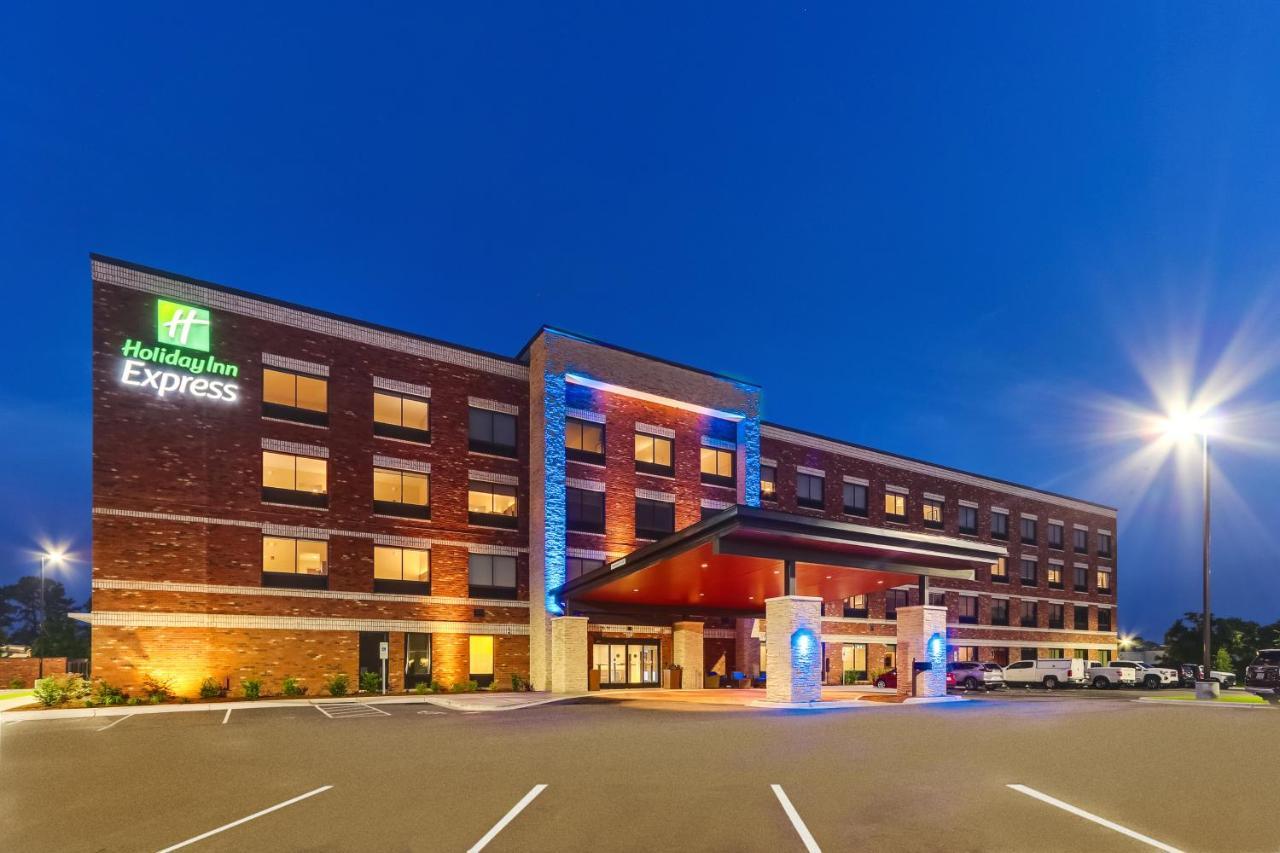 Holiday Inn Express - Wilmington - Porters Neck By Ihg Exterior photo