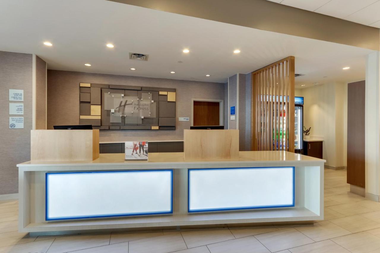 Holiday Inn Express - Wilmington - Porters Neck By Ihg Exterior photo